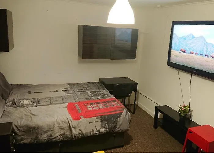 2- Room In Central London
